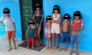 Crianças abandonadas na Palmeira Alta. Foto: Boainformacao.com.br