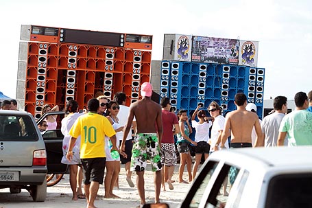 Juíza proíbe sons abusivos de ‘paredões’ no Carnaval do Peba