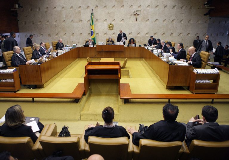 Ministros do STF elevam os próprios salários para R$ 39 mil