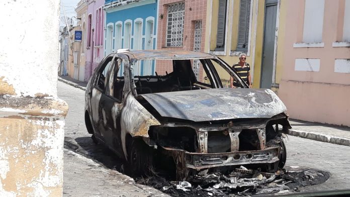 Incendio_carro_penedo