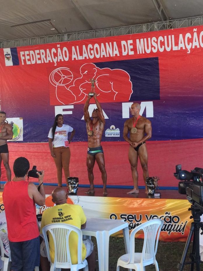 Rafael Barbosa, representante de Penedo, Campeão do Mister Praia 2019.