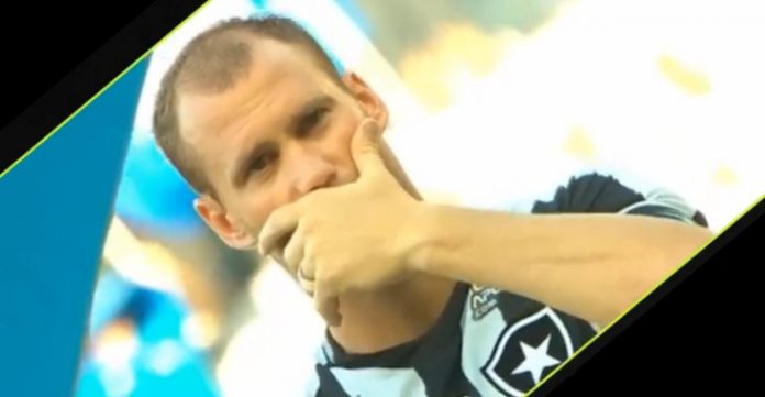 tapando a boca