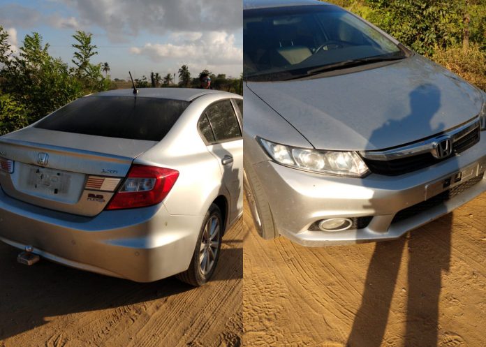 Honda-Civic-sem-placa-abandonado
