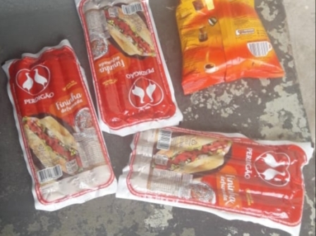 Advogado é flagrado roubando linguiça e café em supermercado de Arapiraca