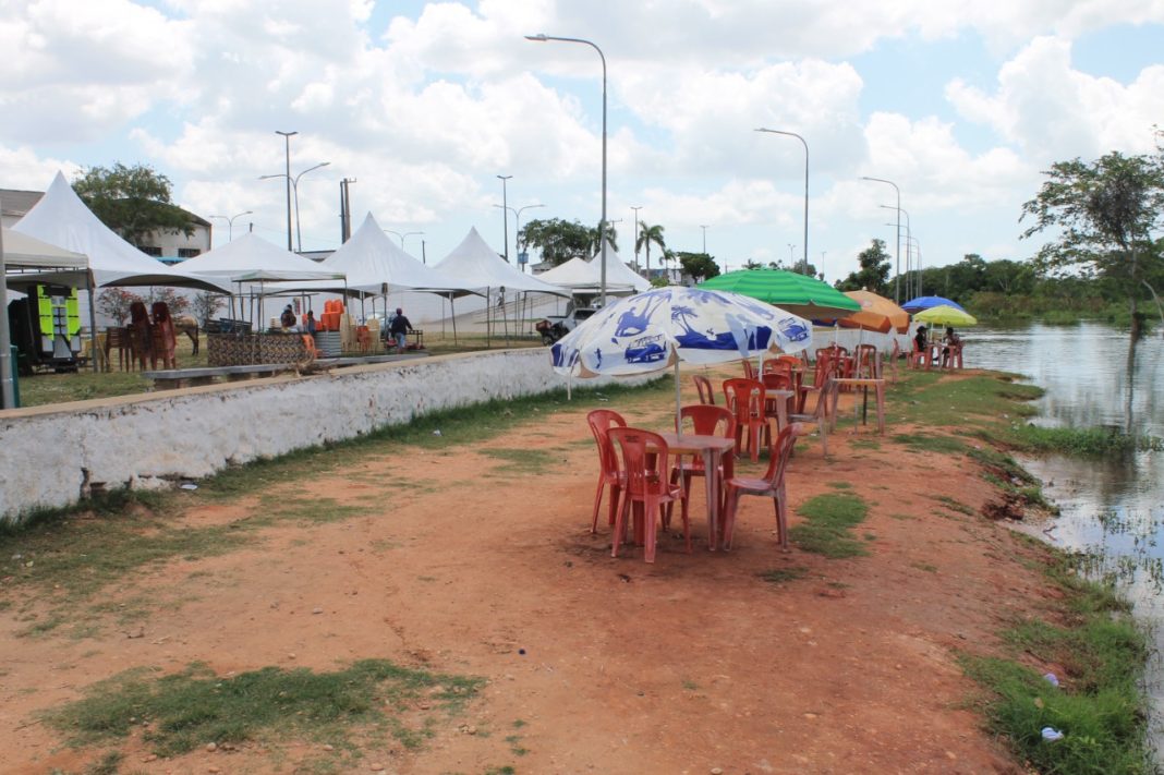 comerciantes-prainha-penedo-tendas-foto-fernando-vinicius (7)