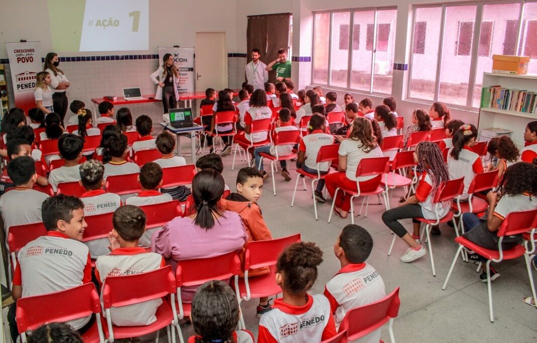 procon-penedo-sicred-palestra-educacao-financeira