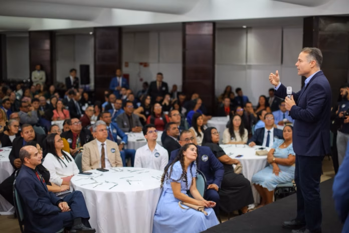 49cf0021-10a2-47e9-acf6-2f6163a9f9bf Encontro entre senador Renan Filho e pastores de Alagoas