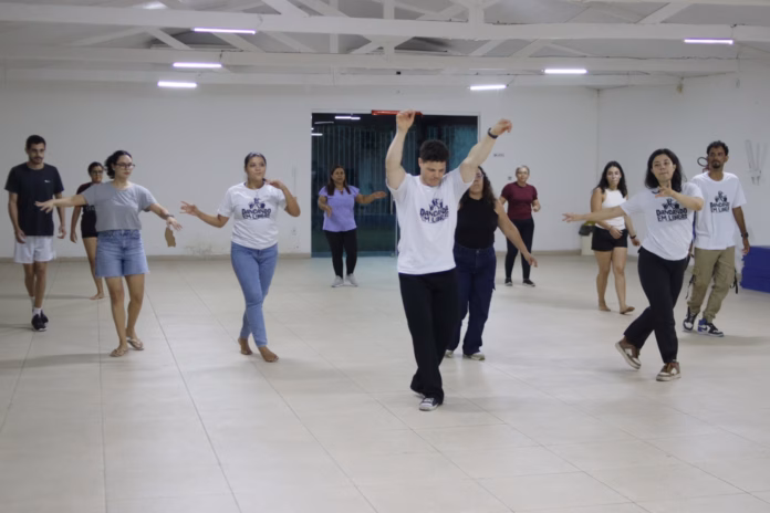 a31ab112-bef9-4547-96ab-5fdab1ab3430 Aulas de dança inclusiva em Penedo com o projeto Dançando em Libras