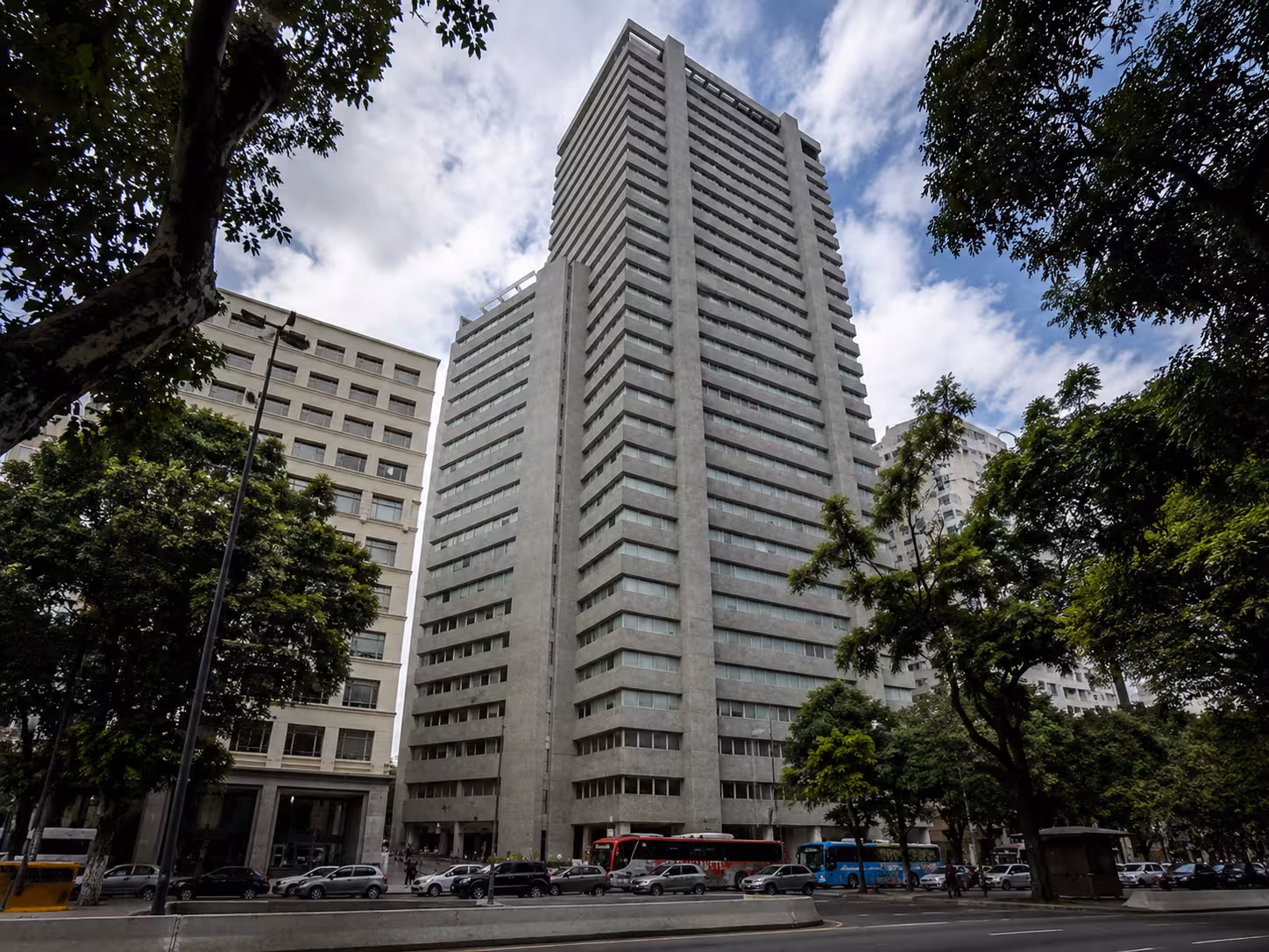 Eduardo Paes lidera disputa ao governo do Rio de Janeiro com 48,3 por cento